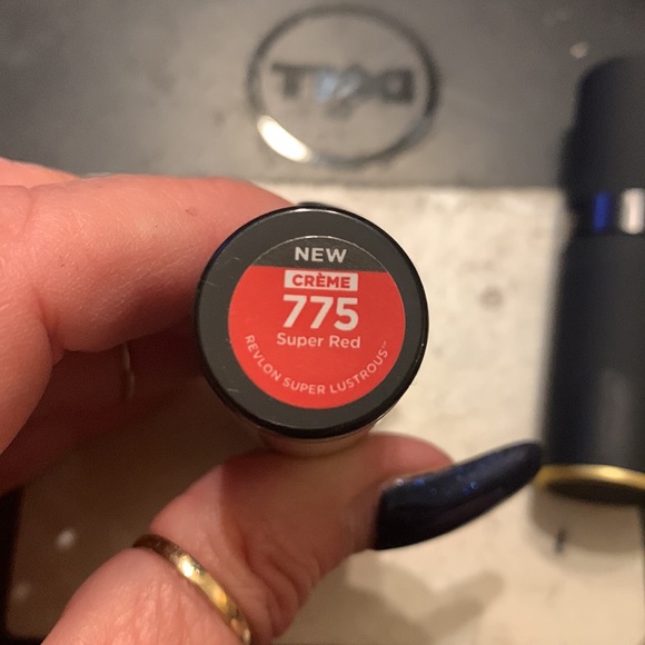 10 New Full Size Revlon Lip Sticks. - Picture 6 of 9